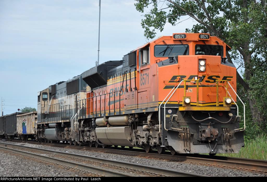 Eastbound manifest rolls through Cavanaugh